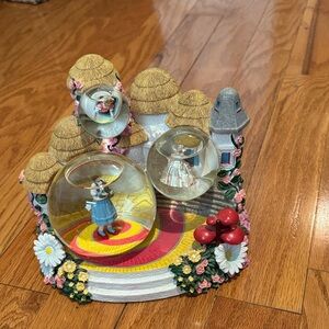 Wizard of Oz Snow Globe